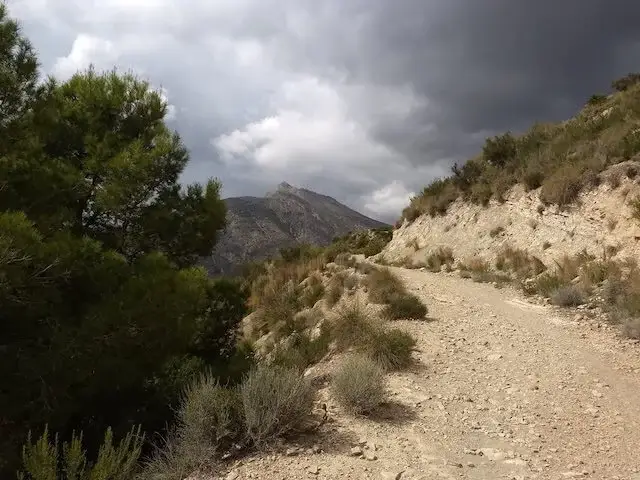 unpaved road to Pas de la Canal