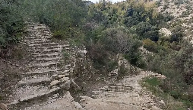 Via the Moorish steps to the Cova Santa