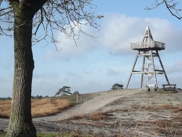 uitkijktoren op een paraboolduin