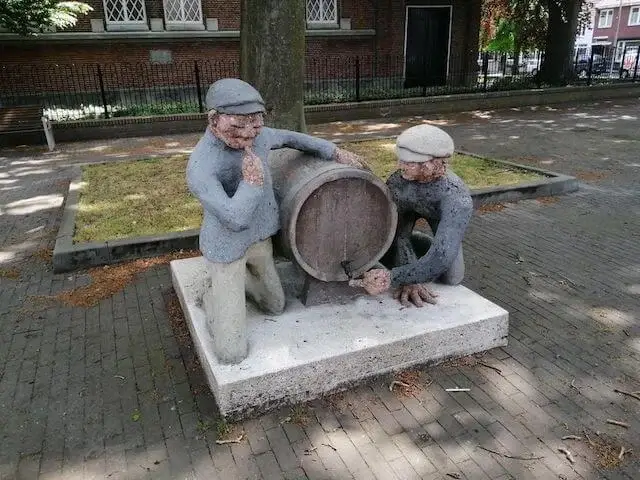 statue of the stropelekkers