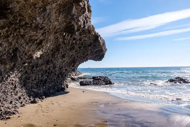 the beach of Mónsul