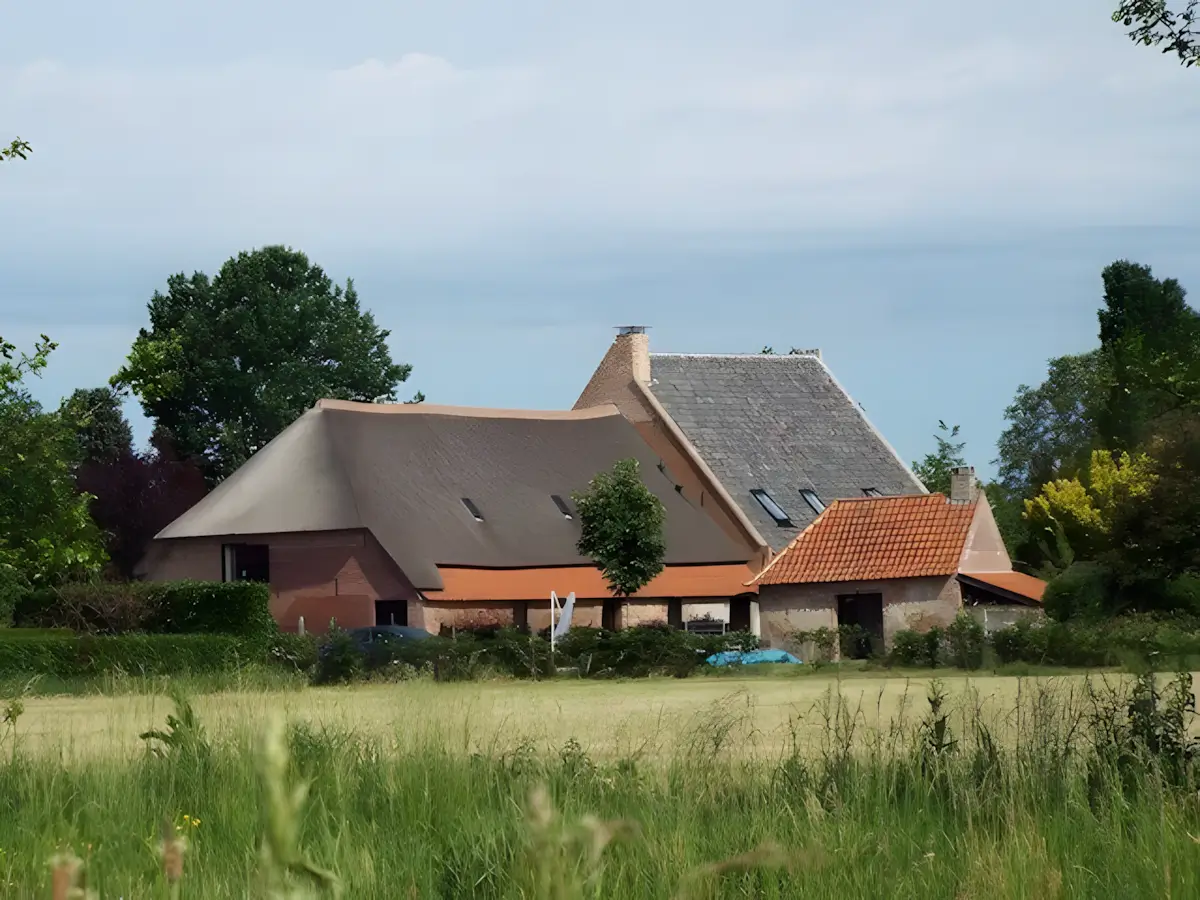 boerderij aan de rand van lennisheuvel