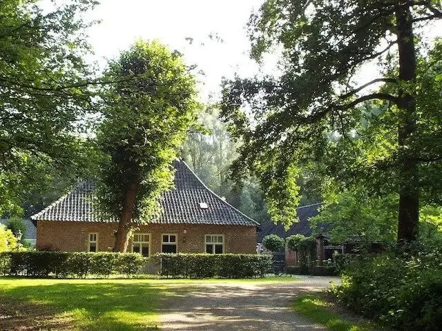 monumentale boerderij uit de eerste helft van de 19e eeuw