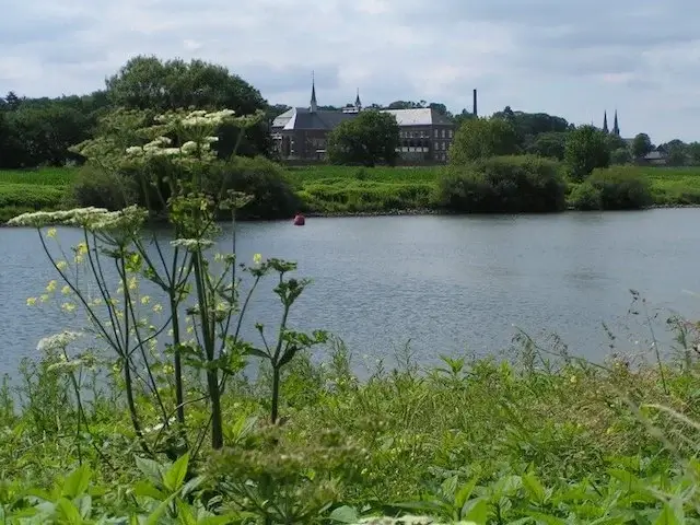 zicht op klooster in steyl