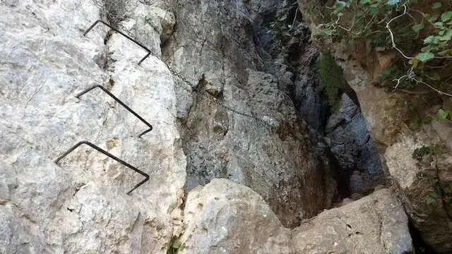 gezekerde passage