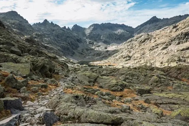 laguna grande and circo de gredos hike