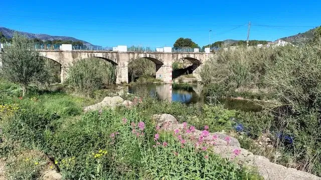 mooie brug over de rio gorgos